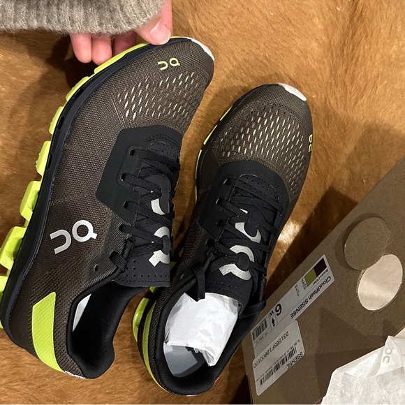 On Cloudflash - Picture 4 of 4